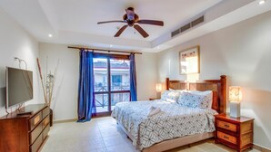 Departamento Confort, 3 habitaciones, para no fumadores, vista a la playa | 1 habitación y caja de seguridad en la habitación 