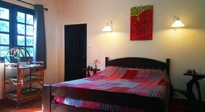 客房內保險箱、隔音、免費無線上網、床單