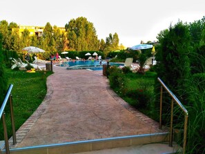Outdoor pool - VIP Zone Apartments (Sunny Beach)