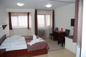 Basic Room | In-room safe, free WiFi, bed sheets