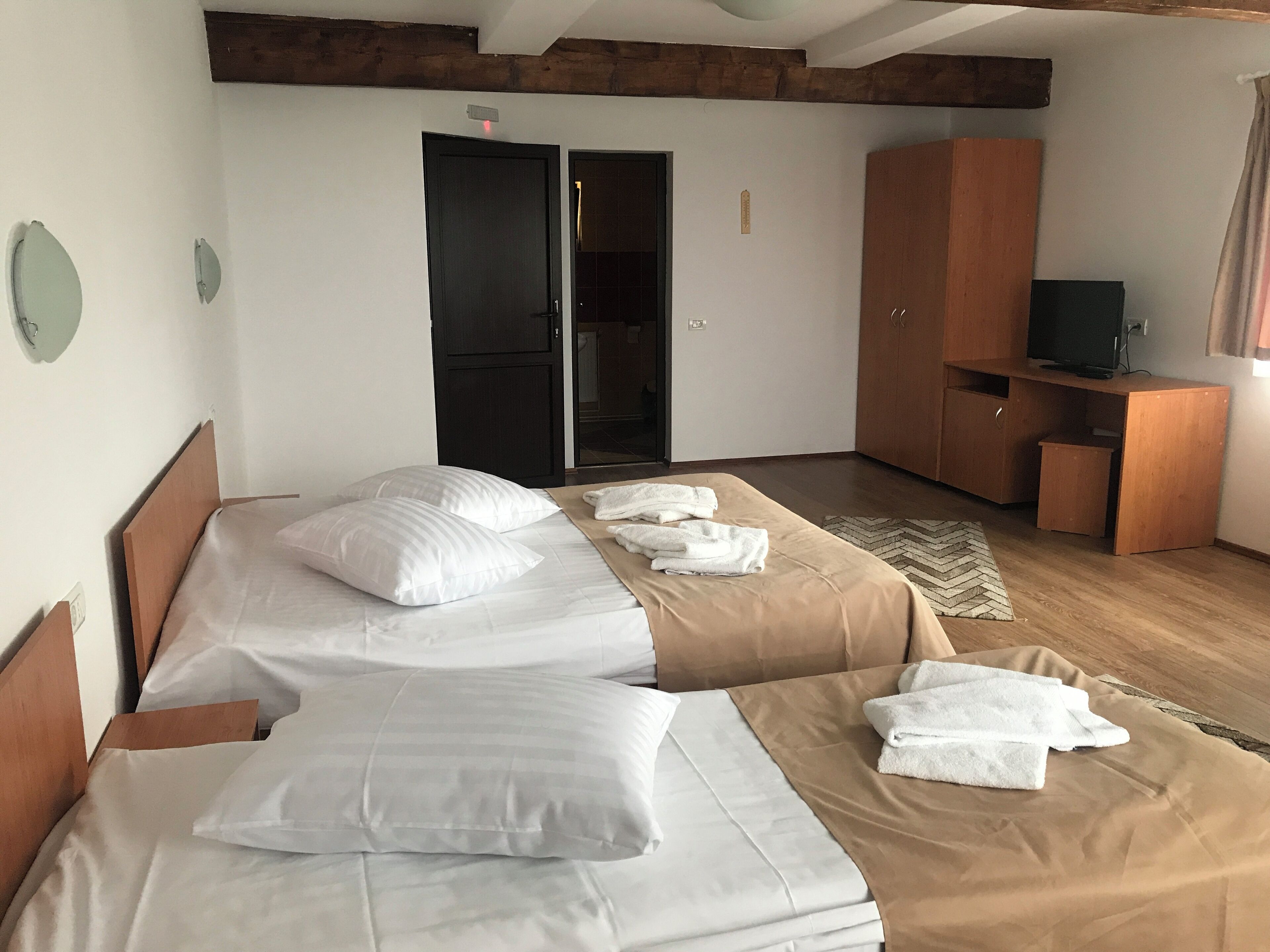 basic room | 1 bedroom, in-room safe, free wifi, bed sheets