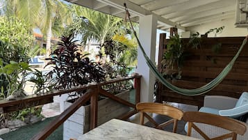 Suite – superior, 1 soverom, bakgårdsutsikt, gårdsplassområde | Hageutsikt