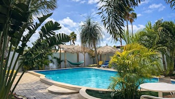 Suite – deluxe, 1 kingsize-seng med sovesofa | Hageutsikt