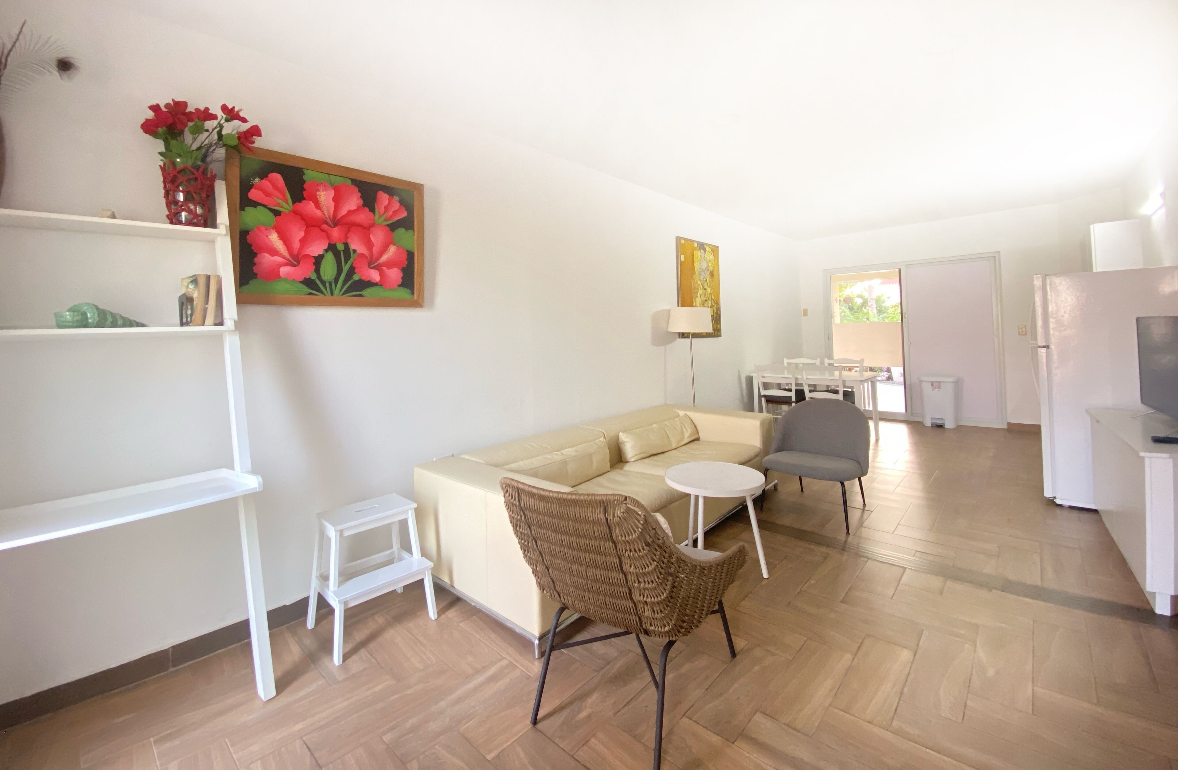 TV connectée de 42 pouces avec chaînes numériques, services de streaming