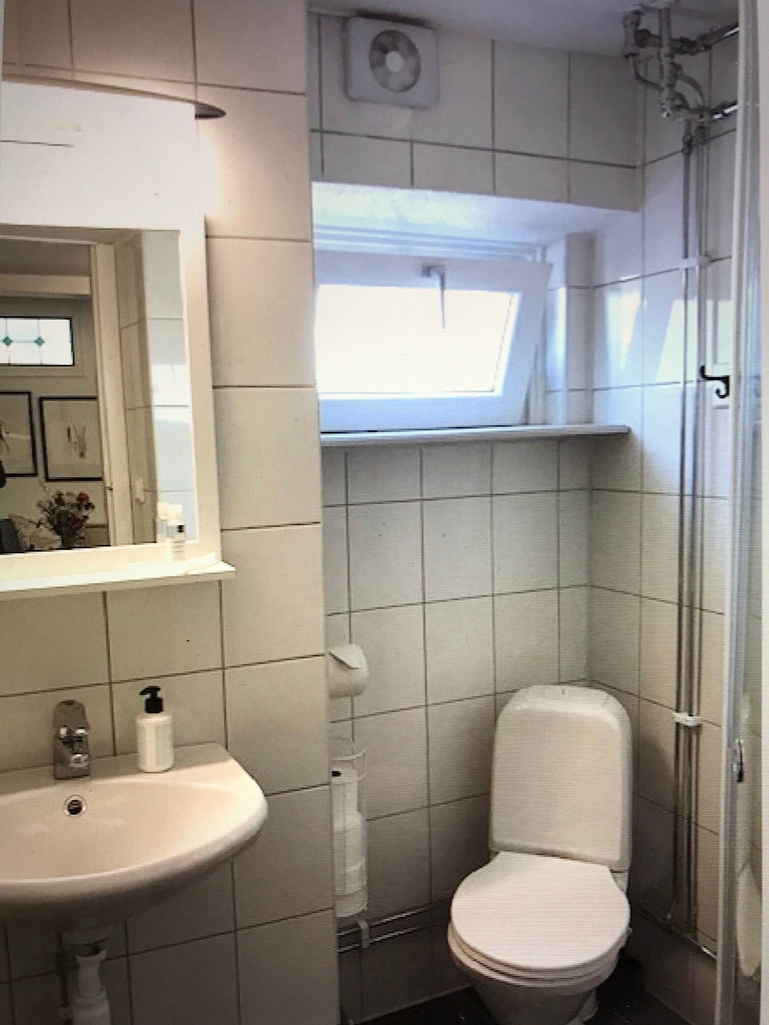 family room | bathroom | shower, free toiletries, hair dryer, towels