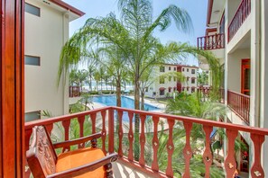คอมฟอร์ทอพาร์ทเมนท์, 2 ห้องนอน, ปลอดบุหรี่, วิวชายหาด | ระเบียง