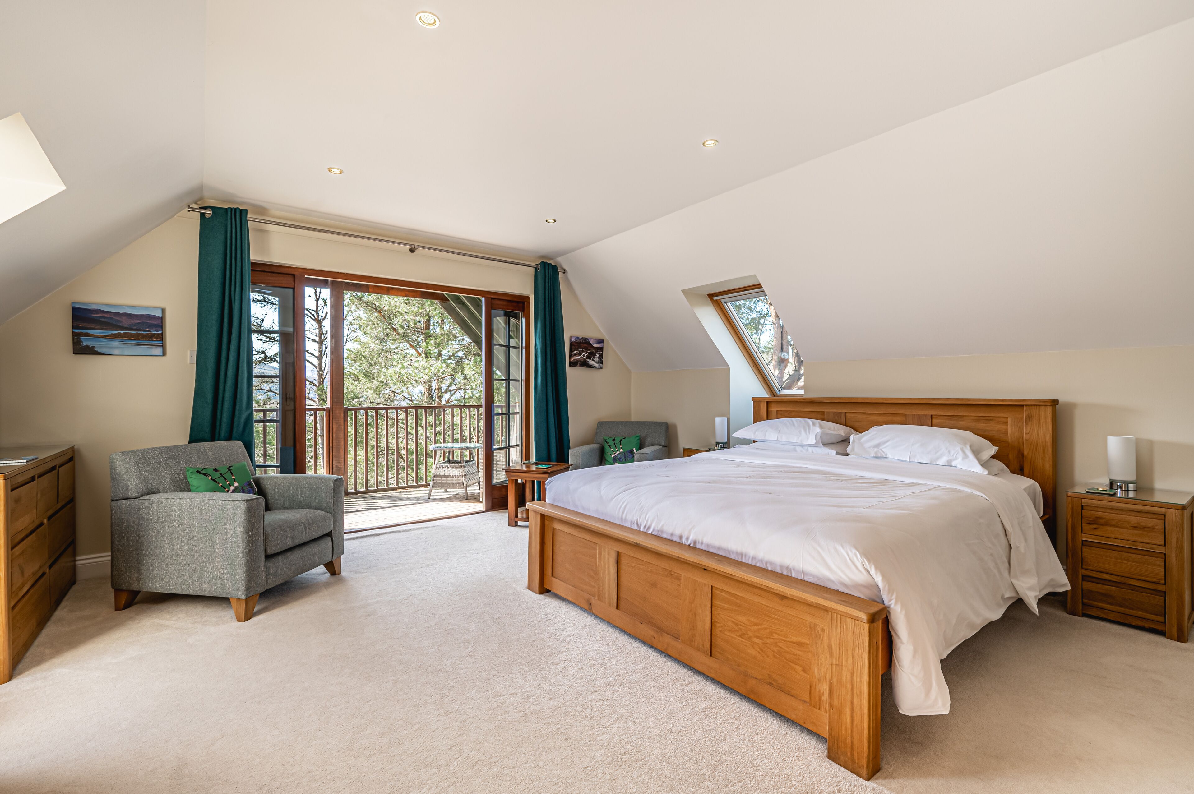 Superior Double Room, 1 Super King Bed, Balcony | 1 bedroom, premium bedding, individually decorated