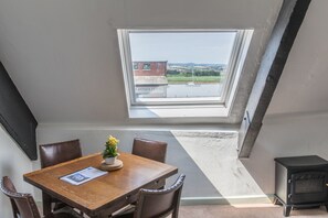 Haldon | In-room dining - Route 2 Topsham (Exeter)