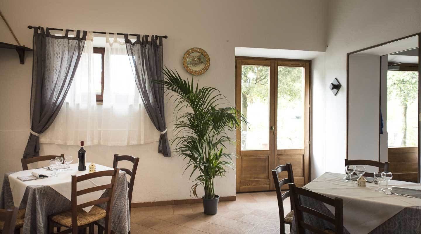 Frühstück und Abendessen, lokale Küche