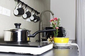 Estúdio luxo, 1 cama King e sofá-cama | Cozinha americana privada | Geladeira grande, micro-ondas, cooktop, cafeteira/chaleira