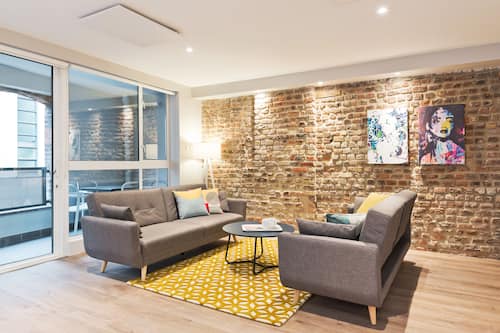 Deluxe Apartment, 2 Bedrooms, 2 Bathrooms, City View | Living room