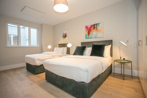 Deluxe Apartment, 2 Bedrooms, 2 Bathrooms, City View | 2 bedrooms, blackout curtains, soundproofing, iron/ironing board - Temple Bar Crowne Square Apartments (Dublin)