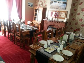 Daily English breakfast (GBP 10 per person) - Sunnyside Hotel (Great Yarmouth)