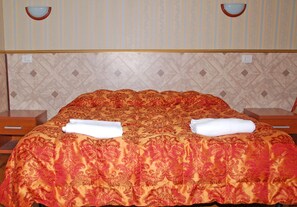 ห้องคลาสสิกดับเบิล | โต๊ะทำงาน, เตารีด/โต๊ะรีดผ้า, Wi-Fi ฟรี, ผ้าปูที่นอน