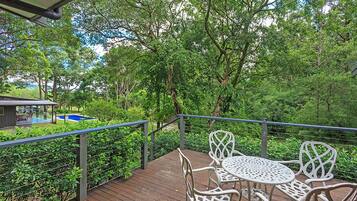 House, 3 Bedrooms | Terrace/patio