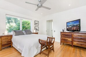 House, 5 Bedrooms | 5 bedrooms, iron/ironing board, cribs/infant beds, rollaway beds - Aria - Country chic with valley views (Nashua)