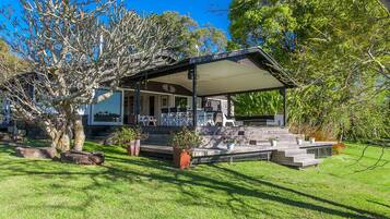 House, 5 Bedrooms | Terrace/patio