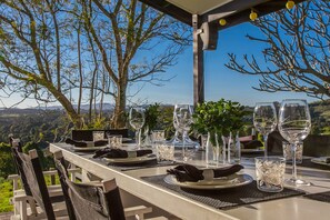 Outdoor dining - Aria - Country chic with valley views (Nashua)