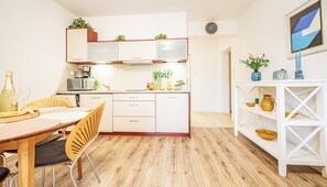 Apartamento luxo | Área de estar | TV 52 polegadas com canais a cabo