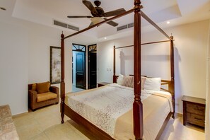 Comfort Apartment, 3 Bedrooms, Non Smoking, Beach View | 3 bedrooms, in-room safe, individually decorated, iron/ironing board - Bahia Encantada F2 (Jacó)