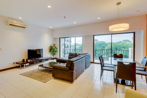 Comfort Apartment, 2 Bedrooms, Non Smoking | Living area