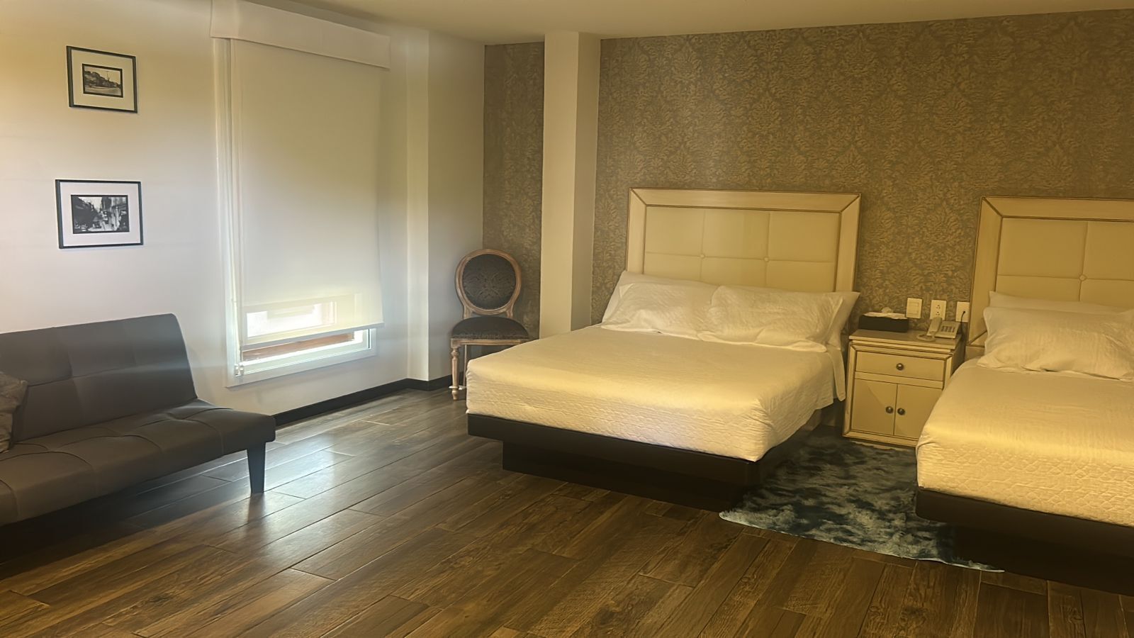 Comfort studio suite | Luxe beddengoed, een kluis op de kamer, een bureau, een laptopwerkplek