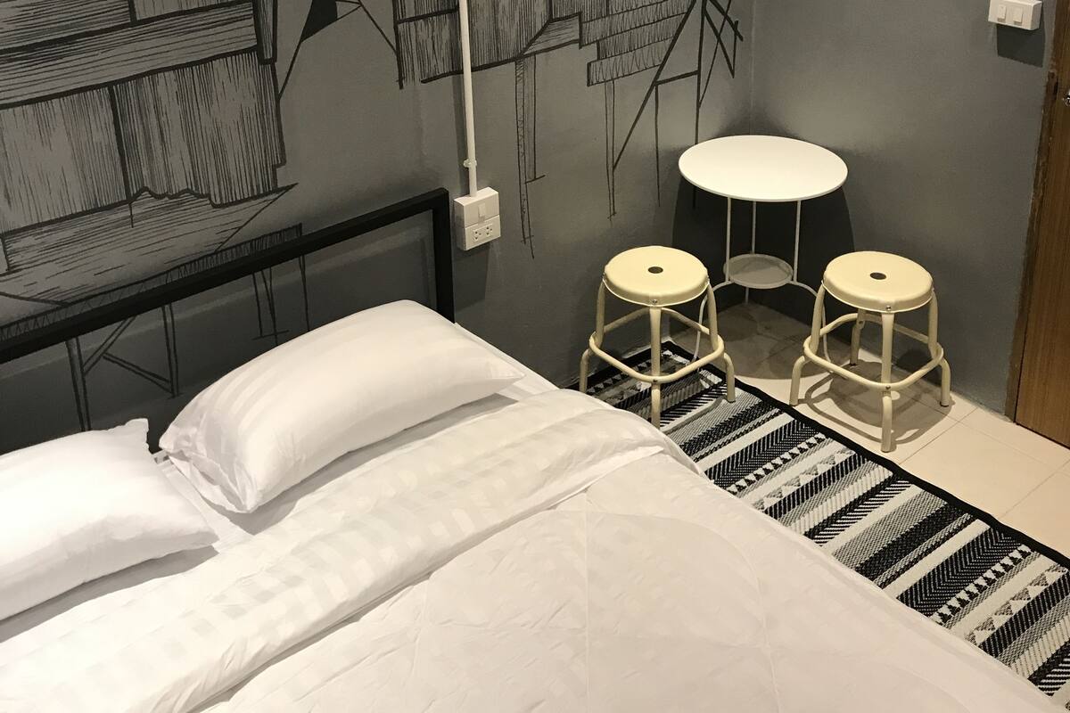 Design Double Room, 1 King Bed | Minibar, desk, rollaway beds, free WiFi