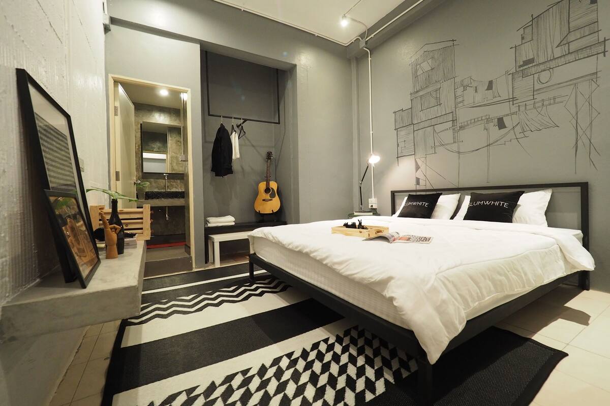 Premier Double Room, 1 King Bed | Minibar, desk, rollaway beds, free WiFi