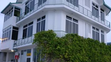 Overnatningsstedets facade