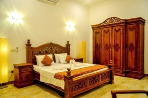Deluxe Villa, 5 Bedrooms, Pool View | 5 bedrooms, premium bedding, desk, free WiFi