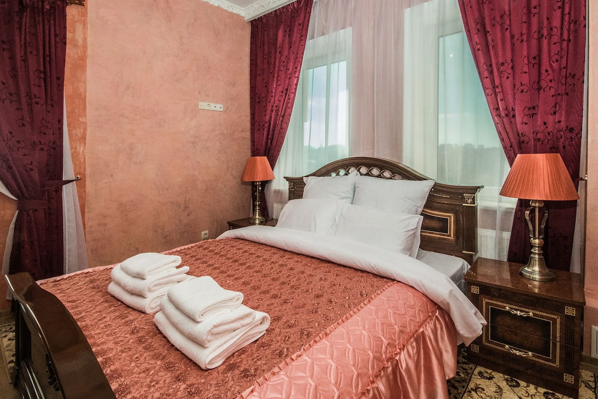 Deluxe Double Room, Balcony | 1 bedroom, premium bedding, minibar, in-room safe