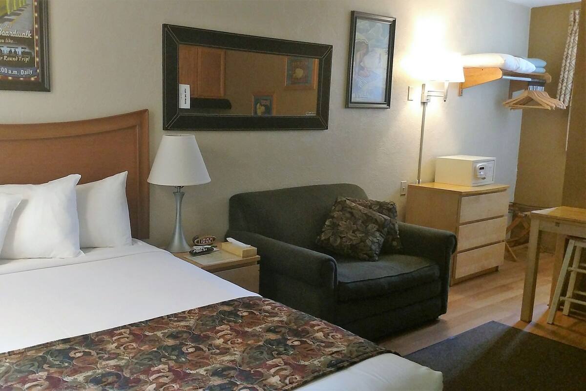 In-room safe, blackout curtains, iron/ironing board, free WiFi