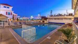 Seasonal outdoor pool - Marlane Motel (Wildwood)