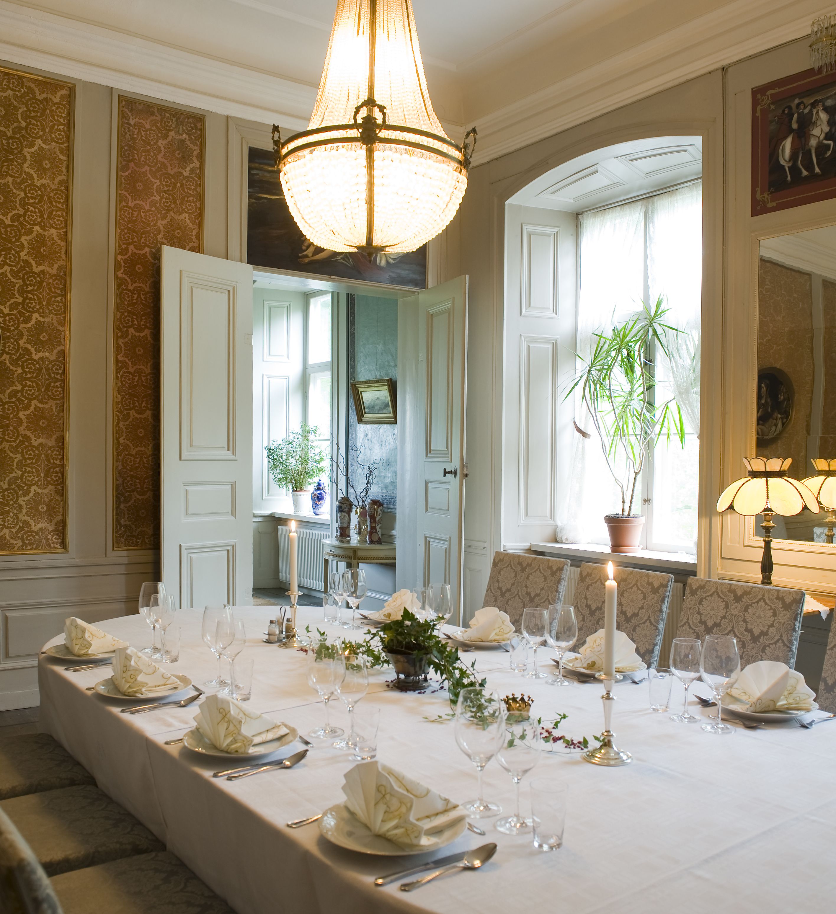 lunch and dinner served, local cuisine