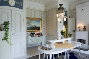 Free daily buffet breakfast - Husby Säteri (Soderkoping)