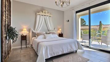 Double Room | Premium bedding, desk, laptop workspace, blackout drapes