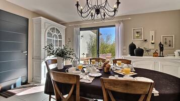 Free continental breakfast