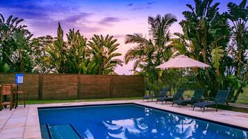 حمّام سباحة خارجي