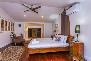 House, 5 Bedrooms | 5 bedrooms, iron/ironing board, cribs/infant beds, rollaway beds - Wandarra - peaceful & contemporary (Myocum)