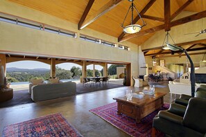 Villa, 5 Bedrooms | Living area | TV