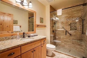 Condo, Plusieurs lits (6116 Bear Lodge, Trappeur's Crossing) | Salle de bain | Articles de toilette (gratuits), séchoir à cheveux
