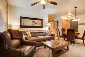 Condo, 1 King Bed with Sofa bed (6117 Bear Lodge, Trappeur's Crossing) | Living room