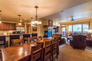 Condo, Multiple Beds (6204 Bear Lodge, Trappeur's Crossing) | In-room dining