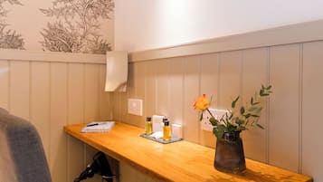 Dobbeltrom | Skrivebord, strykejern/-brett og wi-fi (inkludert)