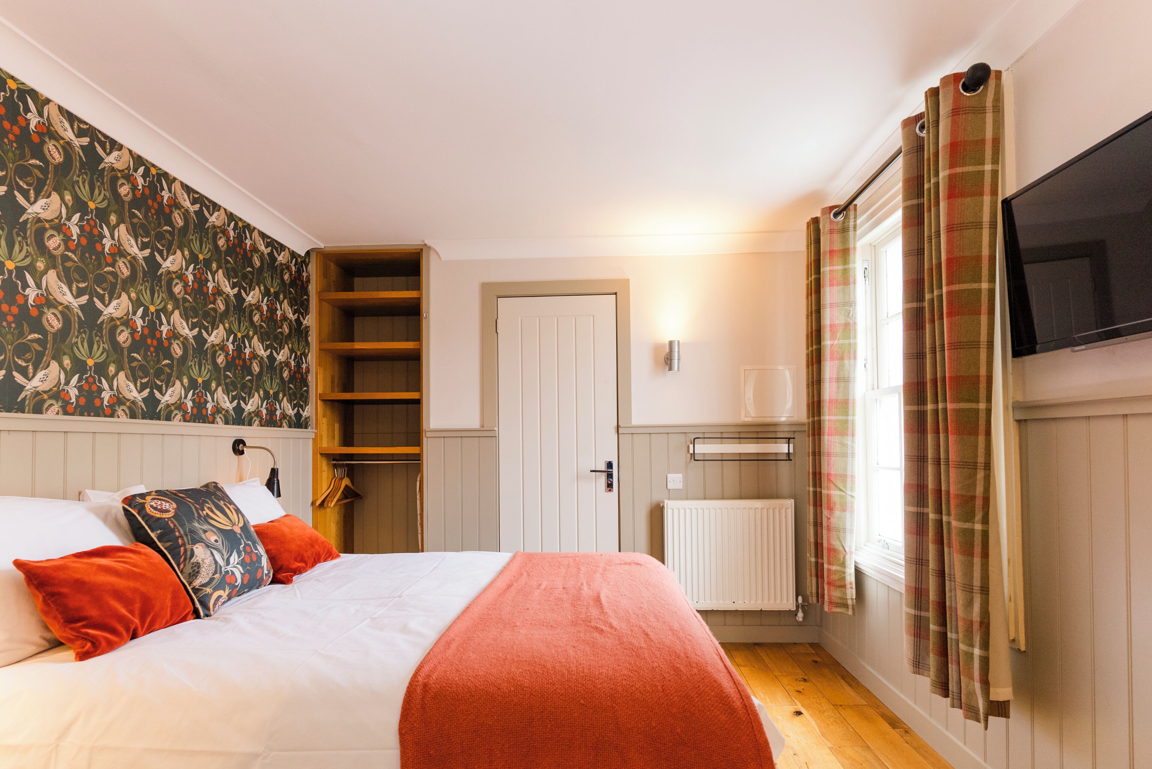 Double En-suite | Desk, iron/ironing board, free WiFi