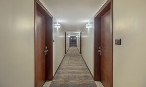 Lobby - Treebo Regency - Bund Garden, Dhole Patil Road (Pune)