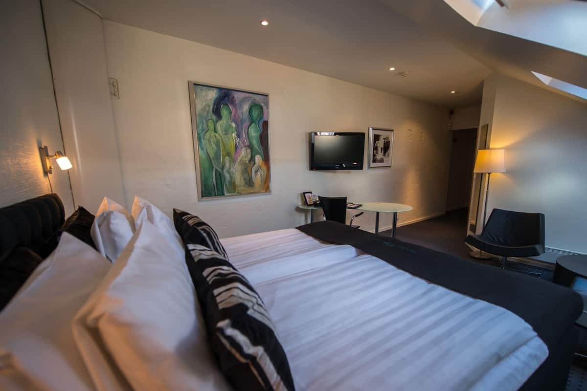 Junior Suite, 1 King Bed, Non Smoking