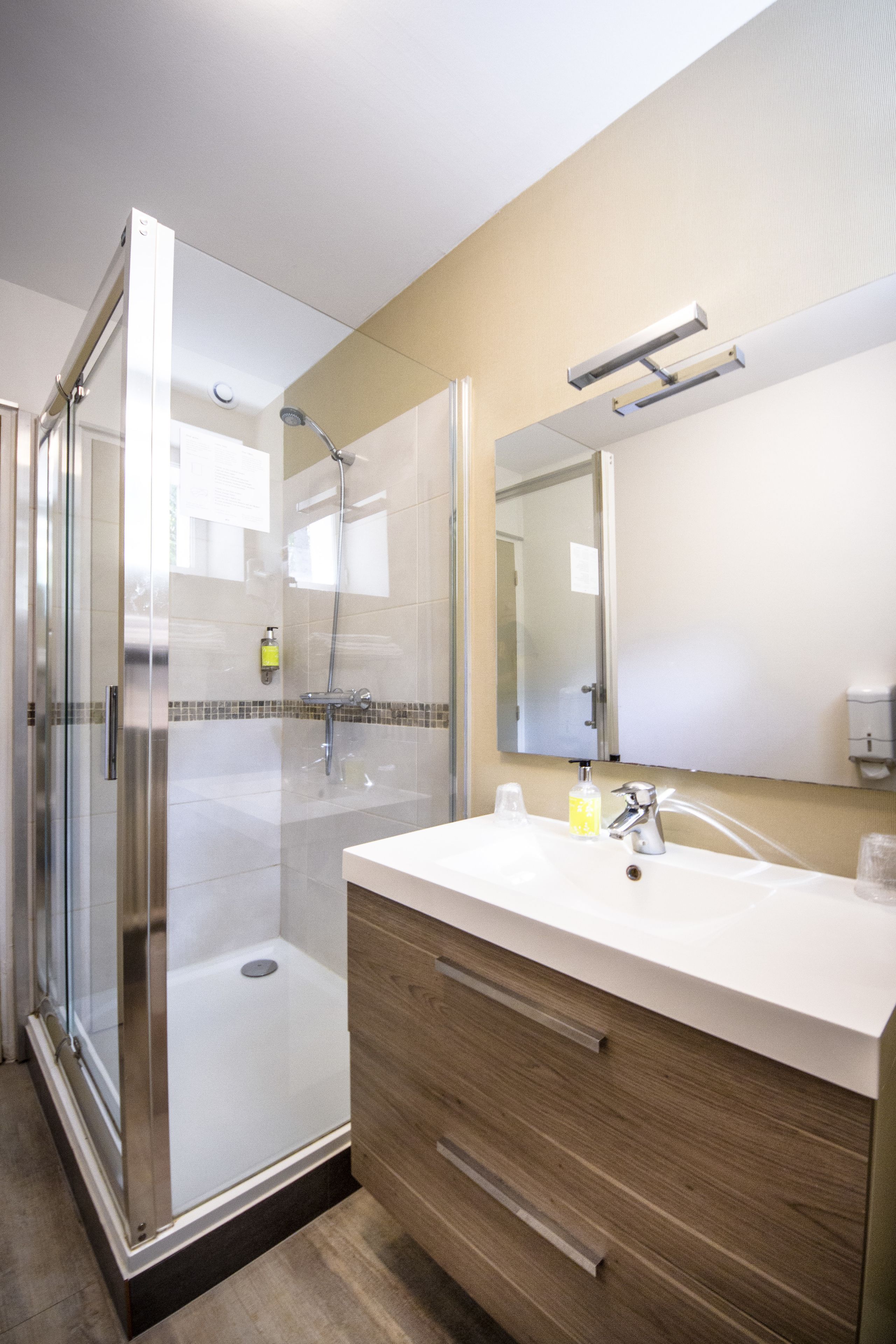 quadruple room | bathroom | shower, free toiletries, hair dryer, towels