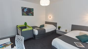 Decoración personalizada, muebles diferentes y escritorio