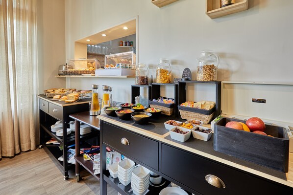 Se ofrece un desayuno continental entre semana (12.50 EUR por persona)